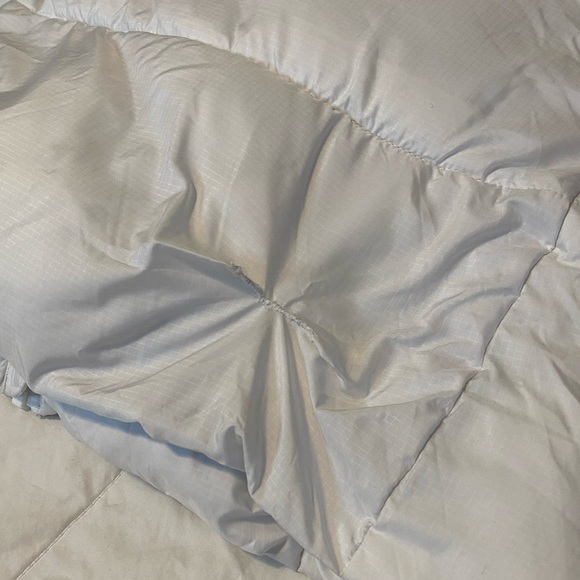 Columbia White Puffer Jacket - Picture 9 of 9